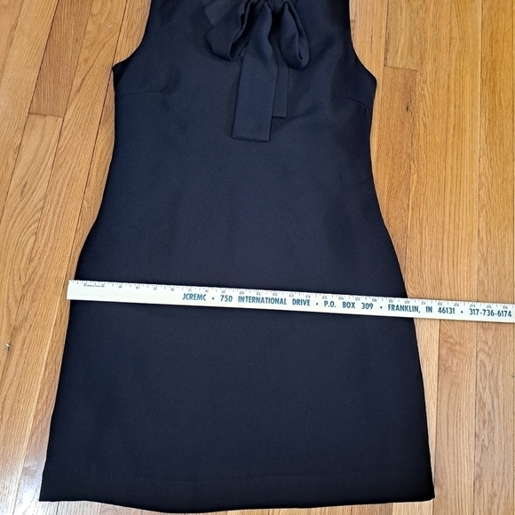 Neiman Marcus Women's Size 6 Black Sleeveless Dress Tie Neck Lined Modest Career - Picture 8 of 9